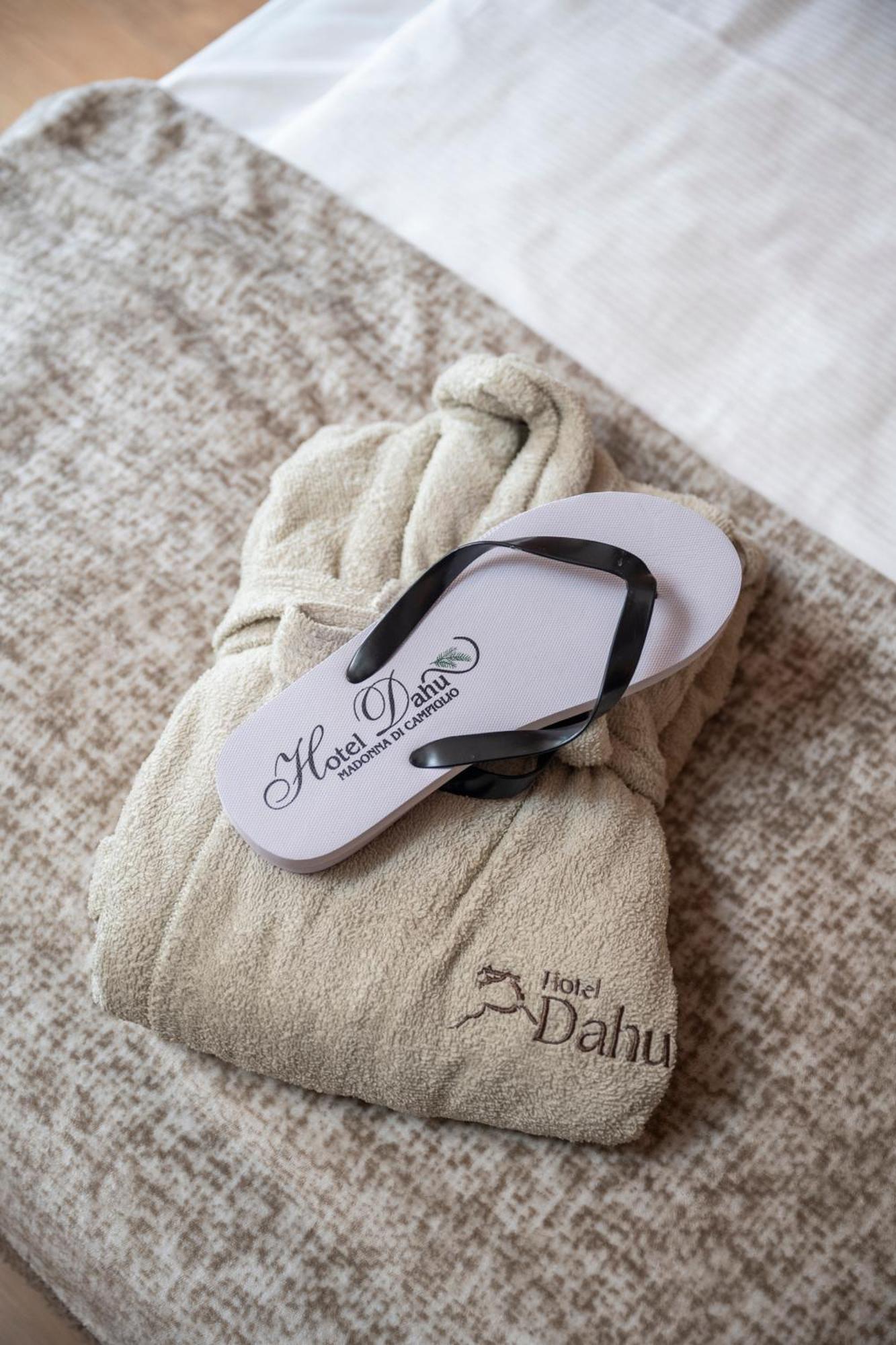 מדונה די קמפיליו Hotel Dahu מראה חיצוני תמונה